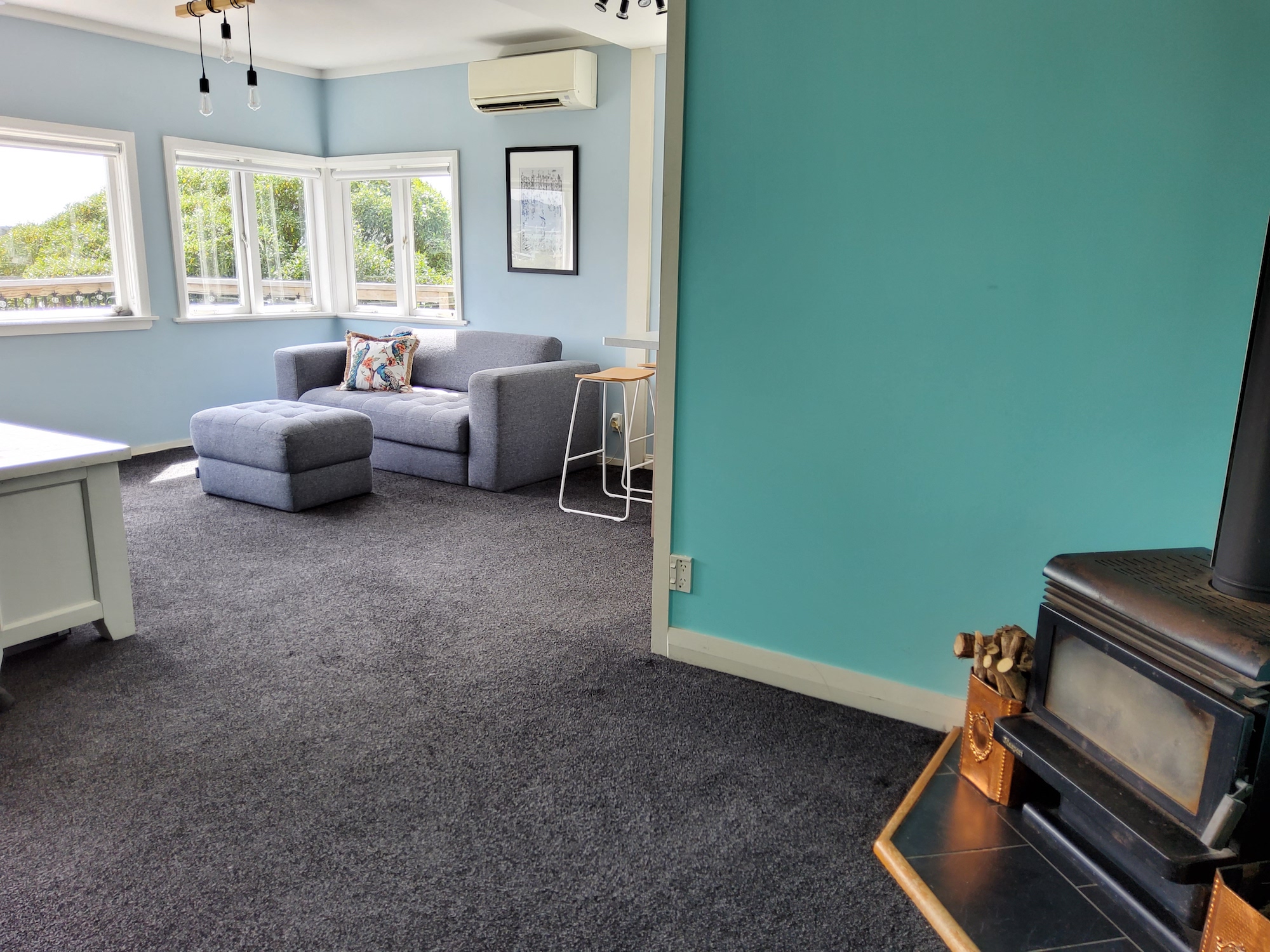 Entranceway towards lounge